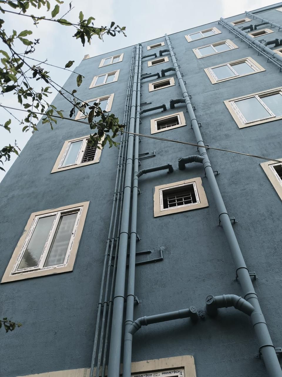 Contemporary High-Rise Building with Thermal Insulated uPVC Windows