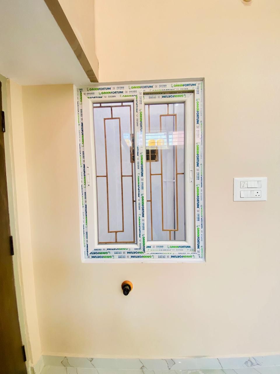 Geometric Pattern Ventilator Window with Frosted Glass