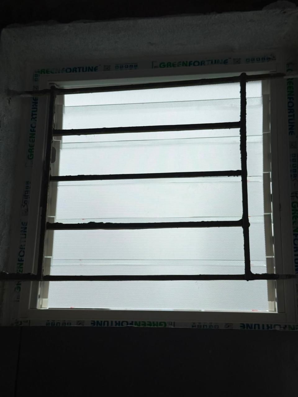 Frosted Glass Louver Ventilator with Heavy-Duty Security Grill