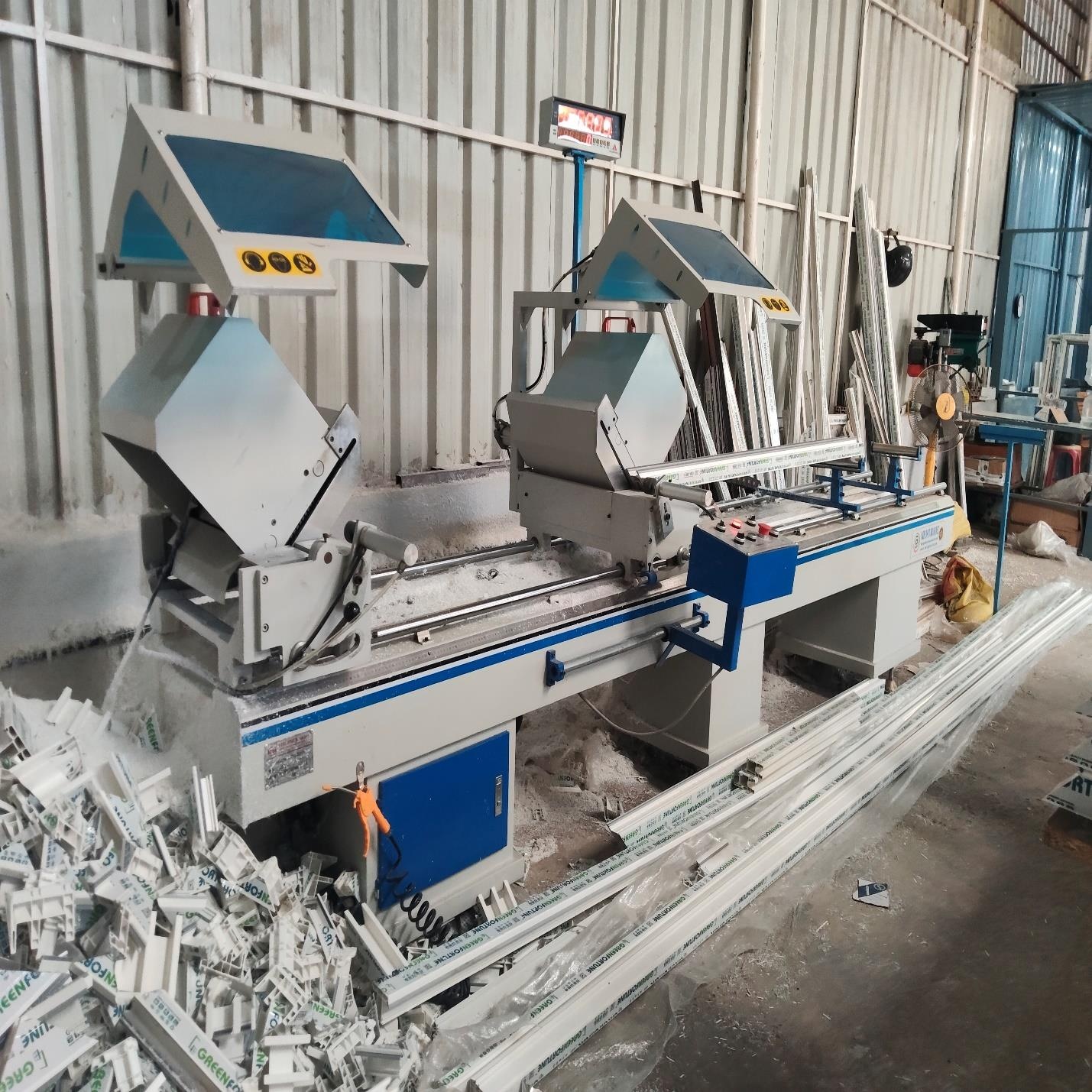 High-Speed Dual Angle Profile Cutting Station