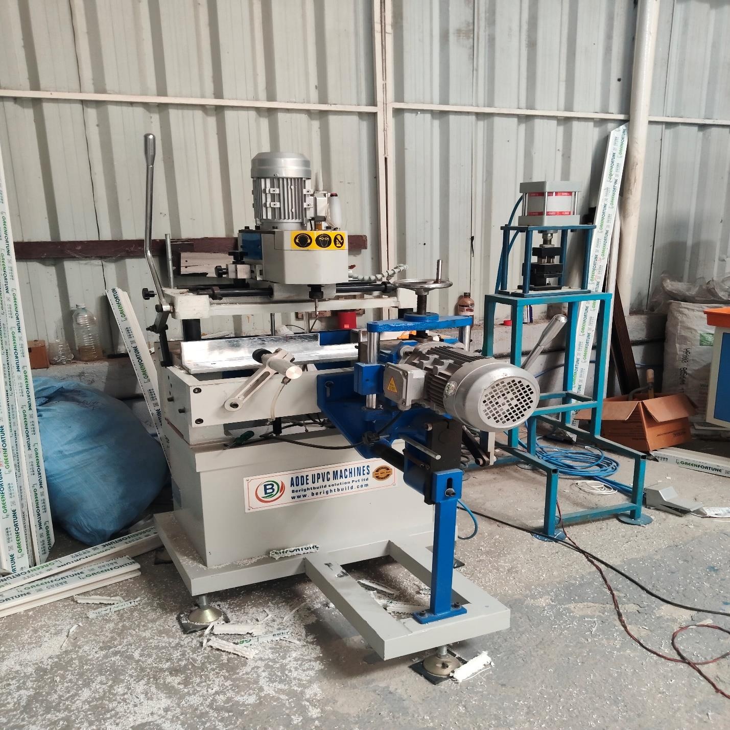 High-Precision Transom and Mullion End Milling Machine