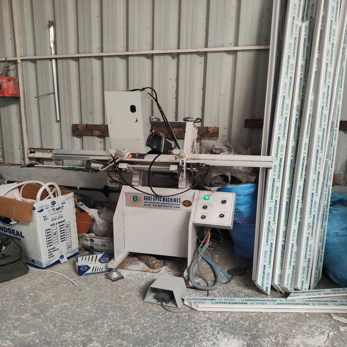 Water Slot Drainage and Hardware Lock Hole Routing Machine